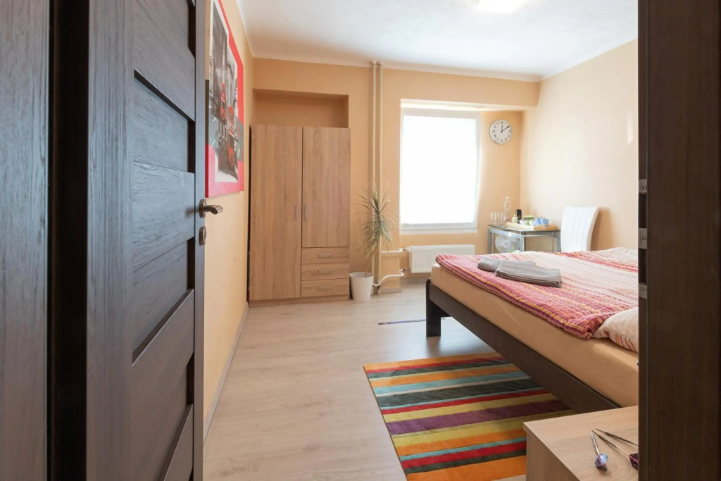 Cozy room with private bathroom, 9mins oldtown, 15mins airport, WiFi