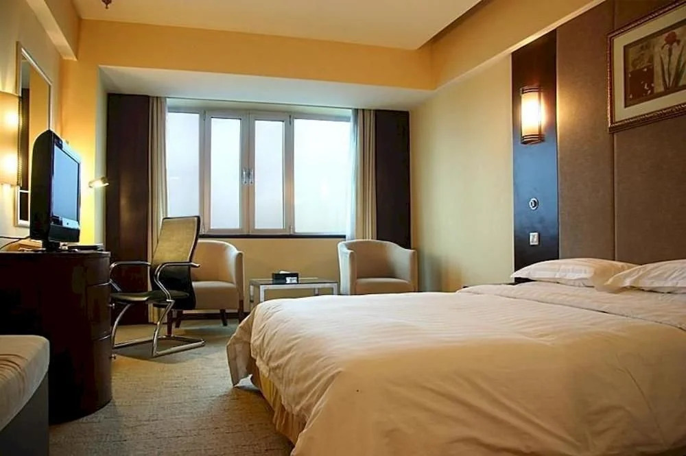 Maxcourt Hotel