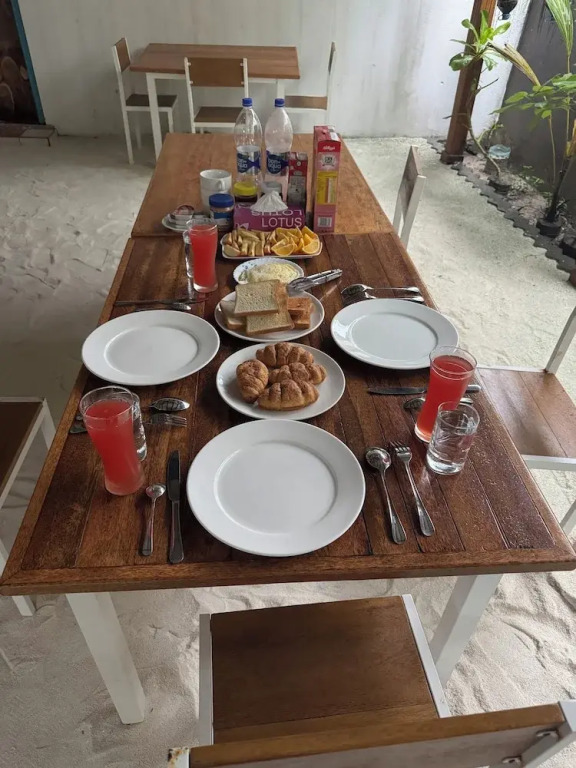 Mandhoo Inn