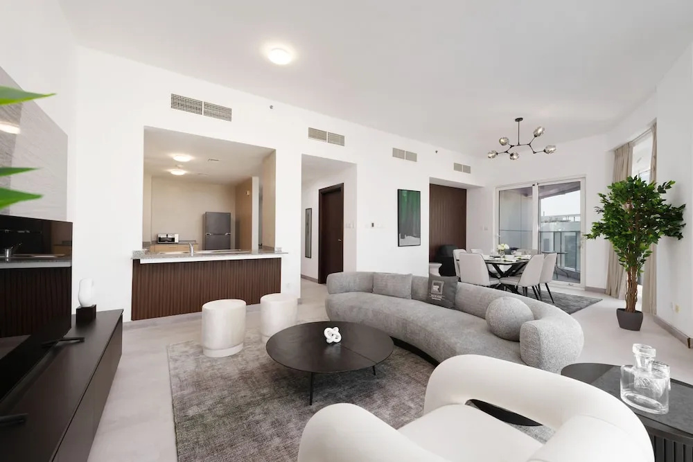 Maison Privee - Elegant and Panoramic Sea View Apt on Al Reem Island