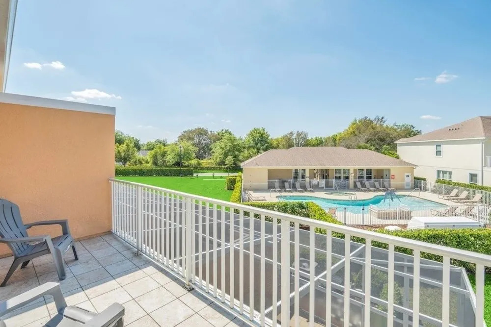 1511retreat 3 Bedroom Townhouse by Redawning