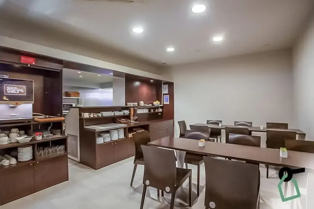 HOTIDAY Room Collection - Oporto