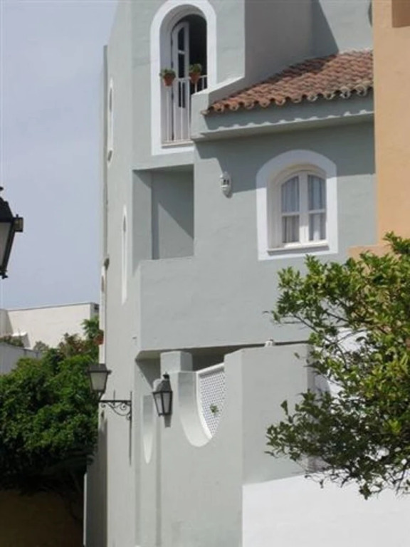 House With 4 Bedrooms in Marbella, With Pool Access, Enclosed Garden a