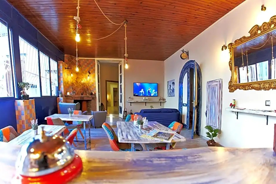 Artisti Sustinea Rooms