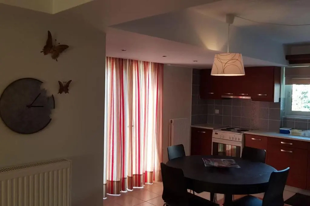 Comfy house with private garden & view, near Kyparissia Castle