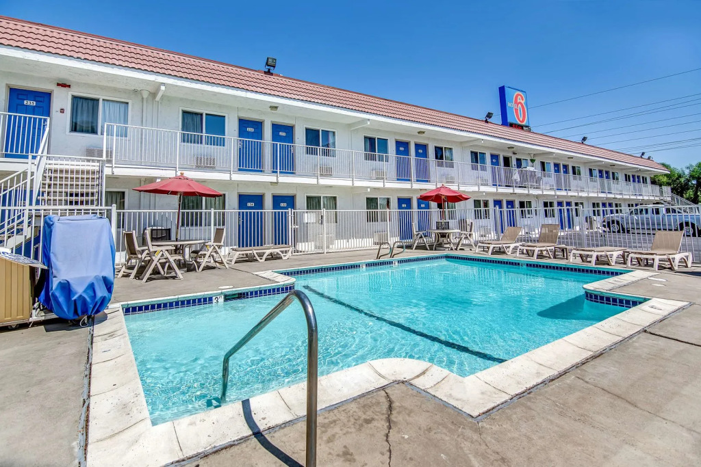 Motel 6-Stockton, CA - Charter Way West
