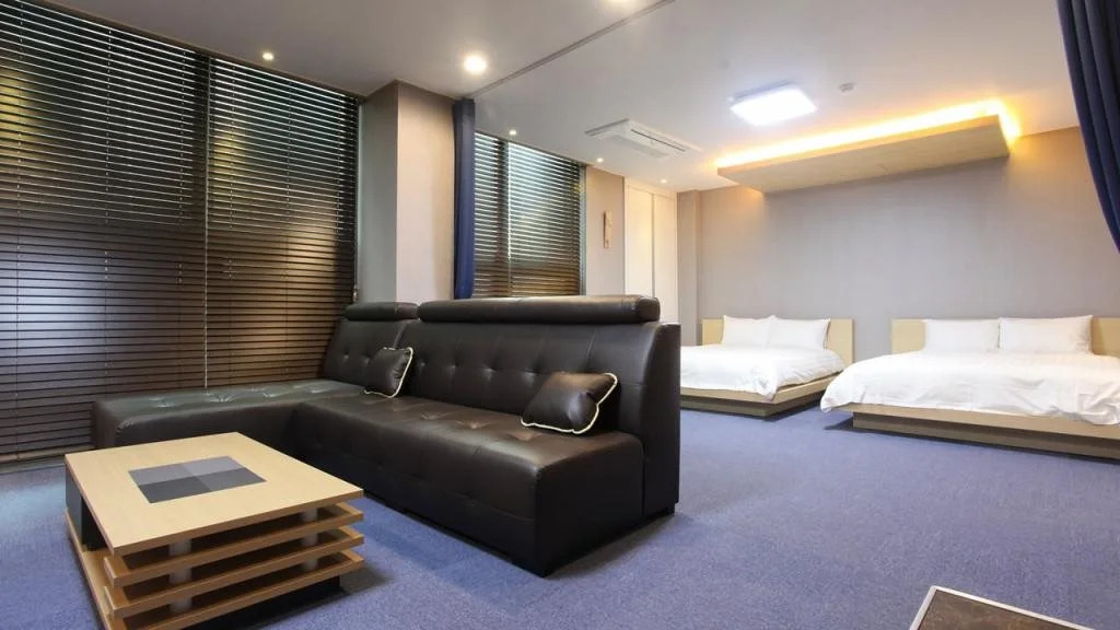 Blooming House Residence