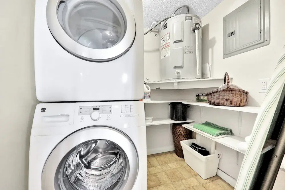 Updated Condo in Oceanfront Building With Private Beach Access - Near Dining