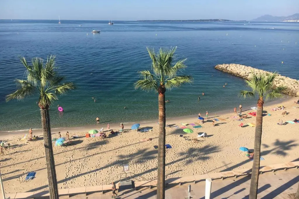 Studio 29 M with Terrace And View on the Beach