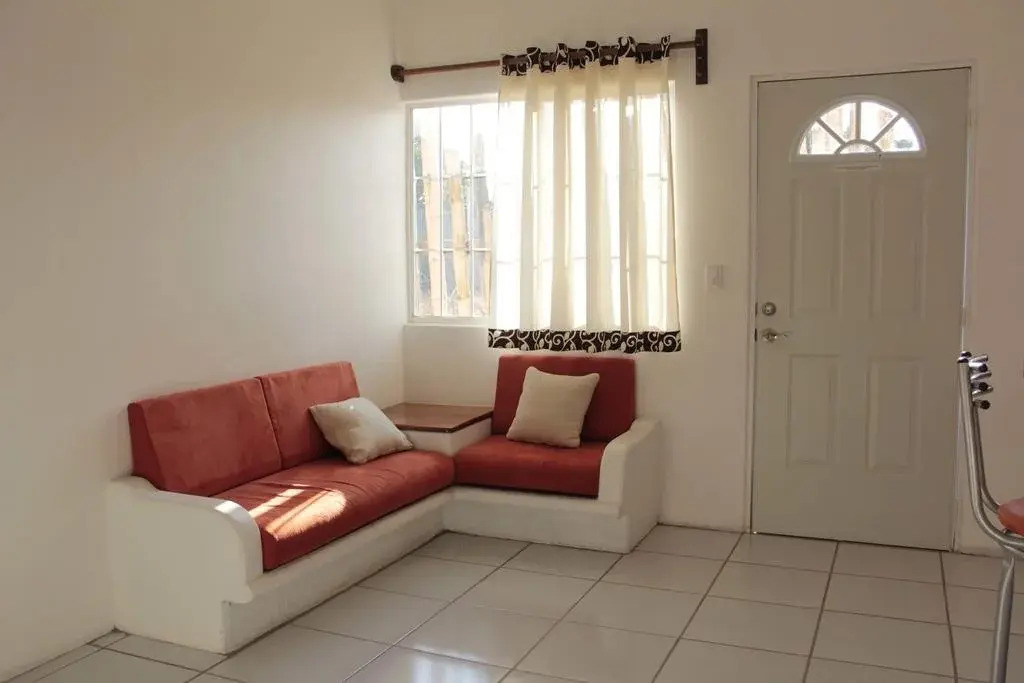 Hotel y Suites Del Paci­fico
