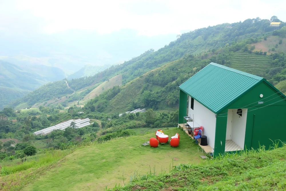 Moonshadow Resort
