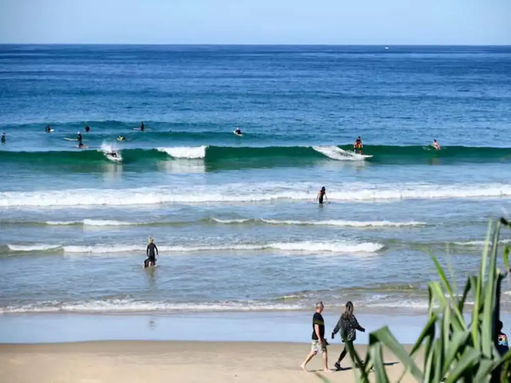 Spacious Family Stay Near Coolum Beach