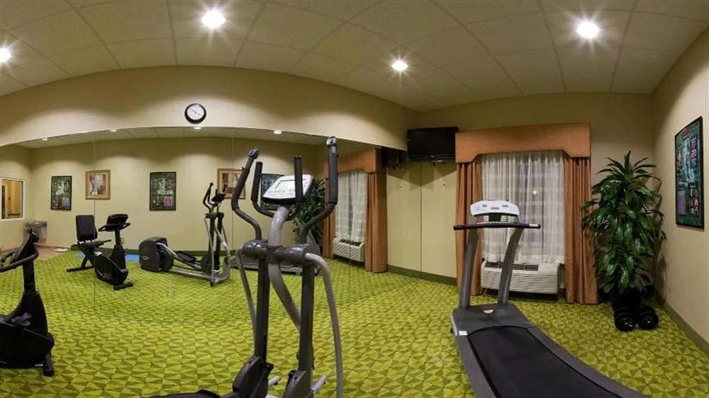Holiday Inn Express Hotel & Suites St. Petersburg North (I-275)