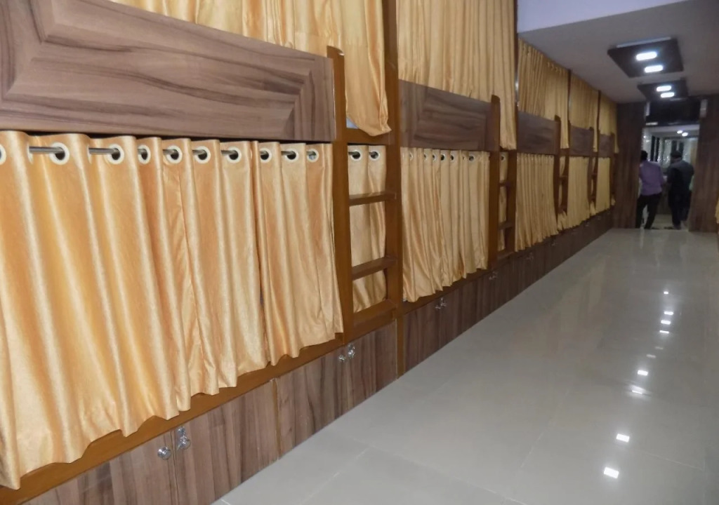 Apex Dormitory Andheri - Near Airport and Marol Metro Station