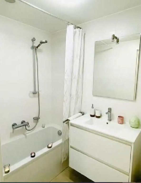 Cosy 1 bedroom in City Center w Terrace