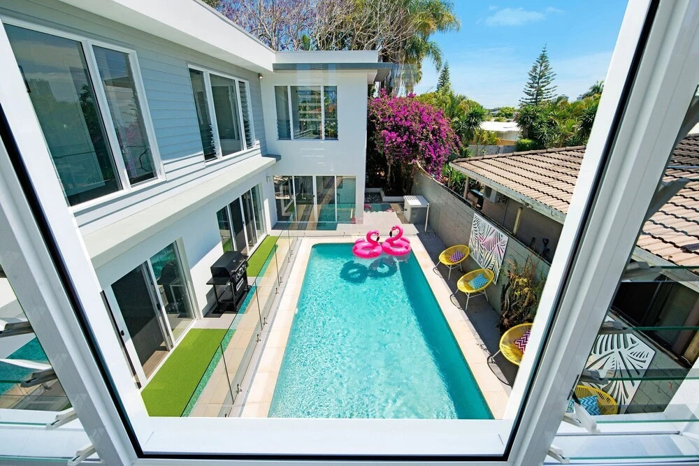 Luxury 5 Bedroom House with Private Pool in the heart of Surfers Paradise