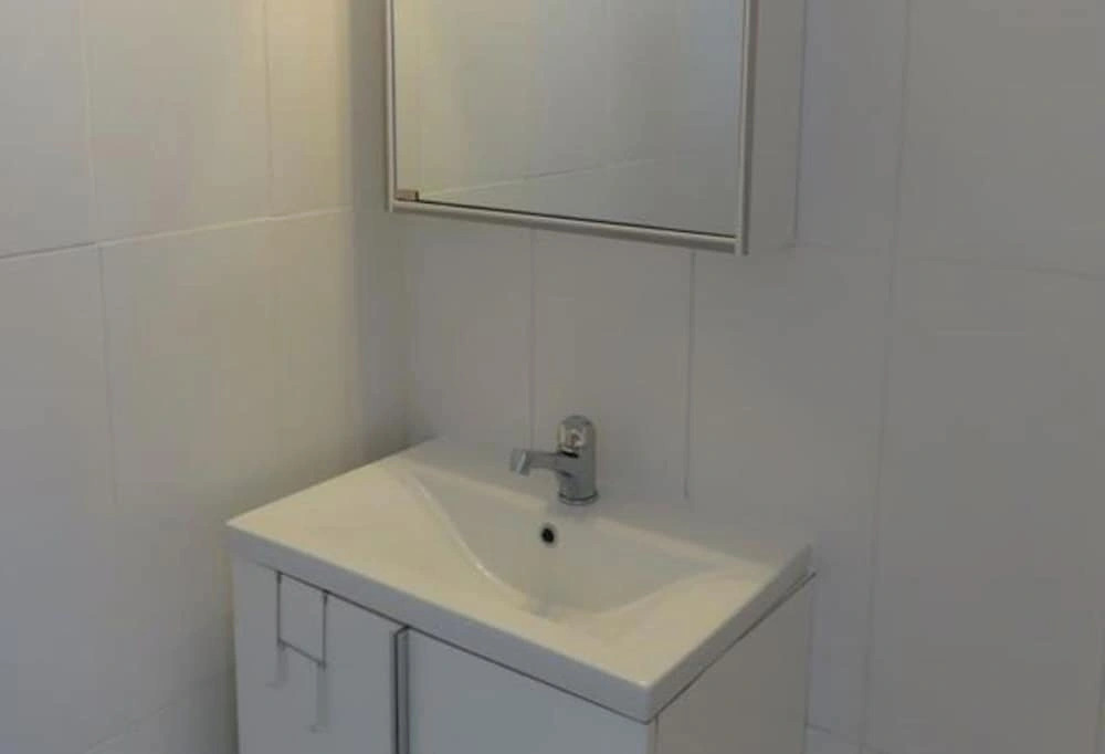 1-bed House Sleeps 4 - Free Parking, Patio, Wifi