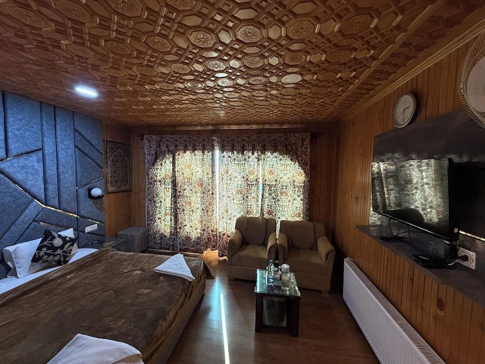 Srichan Resorts
