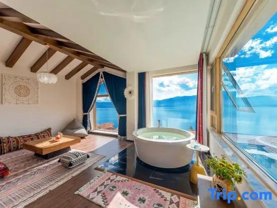 Haizhaoshan • 270-Degree Cliff Seaview Holiday Villa (Dali Haidongfang)