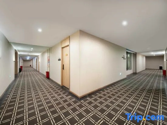 Book & Life Hotel