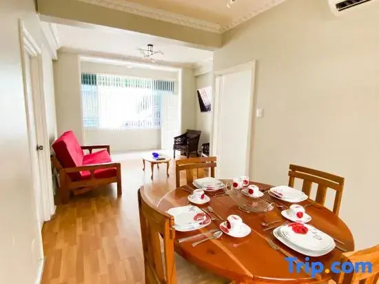 MJS on the Savannah- Spacious 2-bed Directly Across From the Savannah