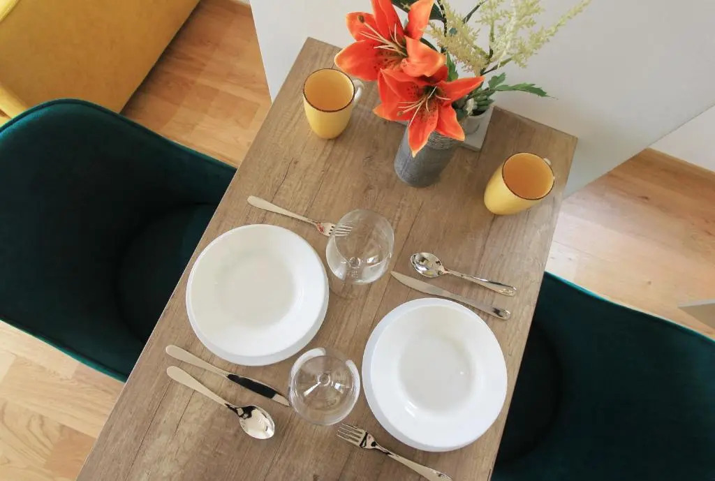 Minimalist stylish 1 BR apartment in Tre Group