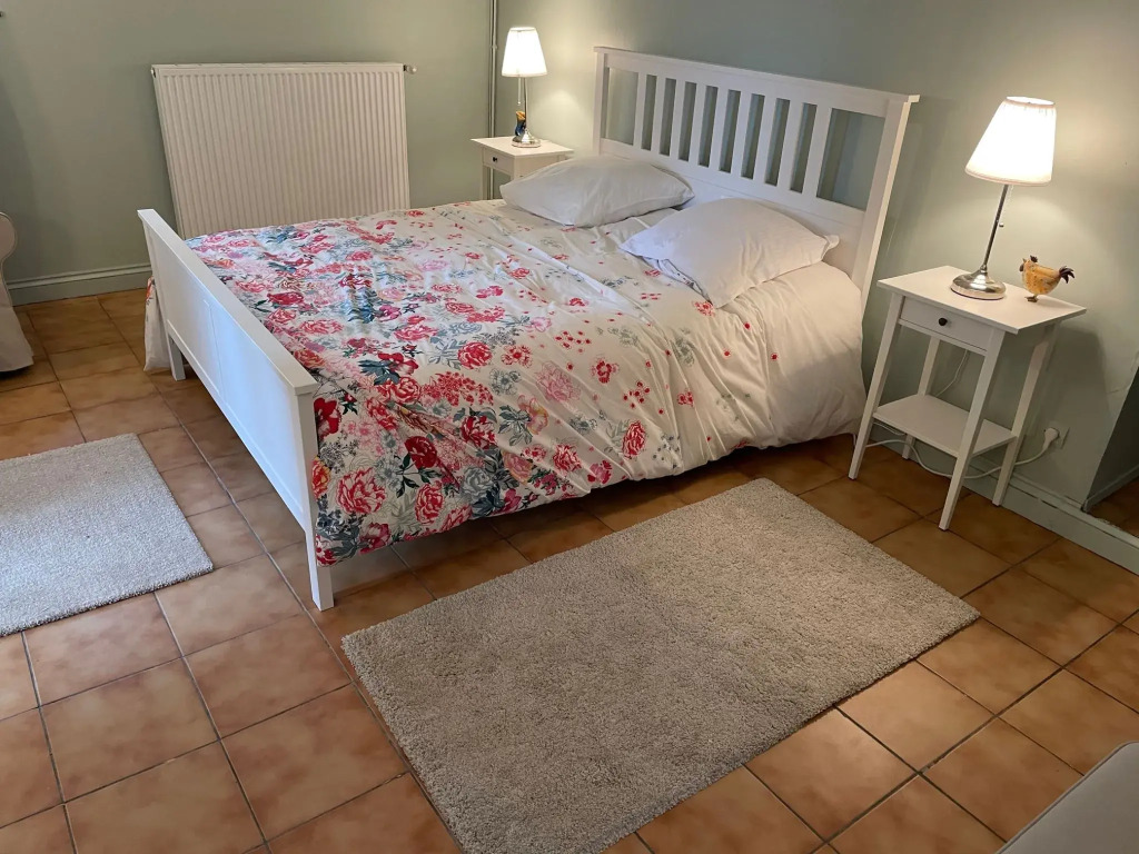 Characteristic holiday villa in Berigny with enclosed garden