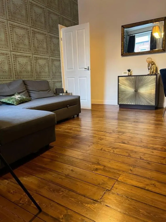 Inviting 3-bed Apartment in Newcastle Upon Tyne