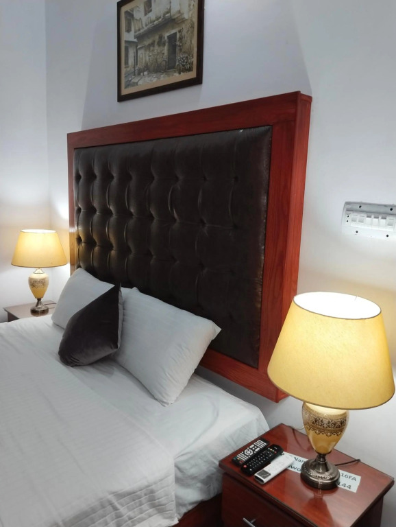 Homewood Suites Family Guest House & Apartments