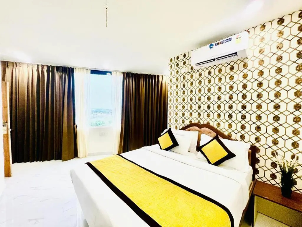 Hotel Eagle Grand Airport Zone