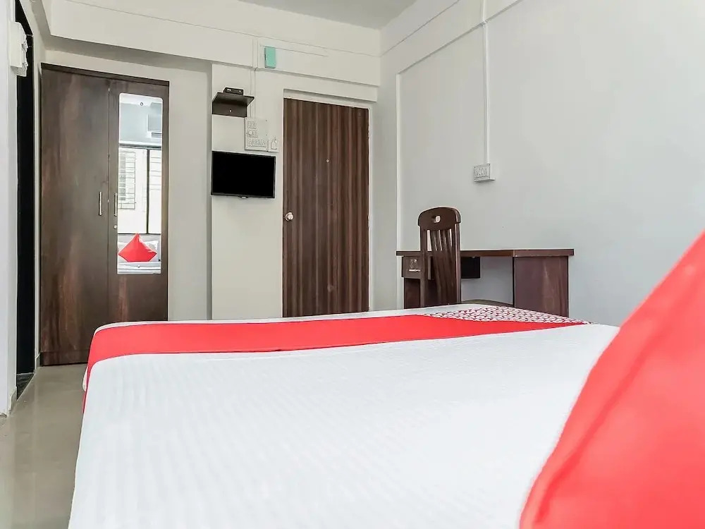 Hotel Blue Orchid By OYO Rooms
