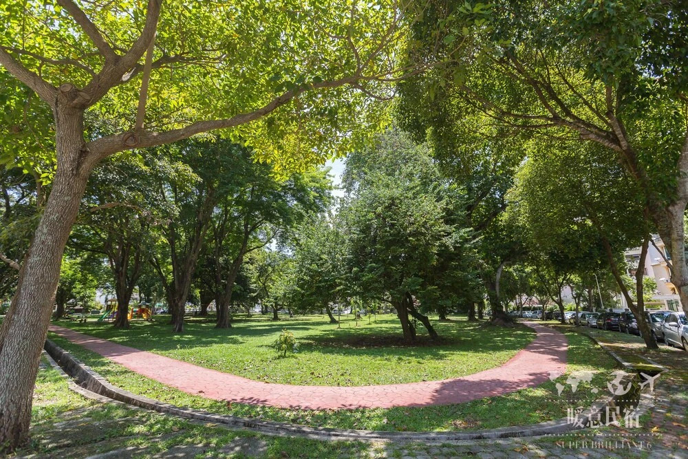 Garden on Scott