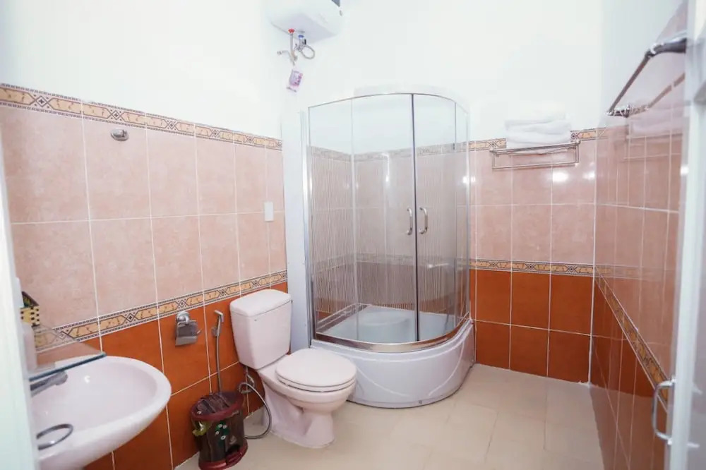 Pho Lanh Hotel