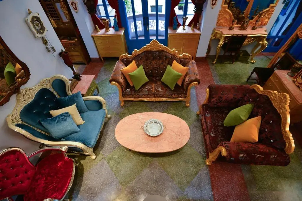 Chikan West House