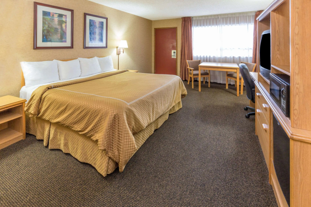Days Inn by Wyndham Black Bear