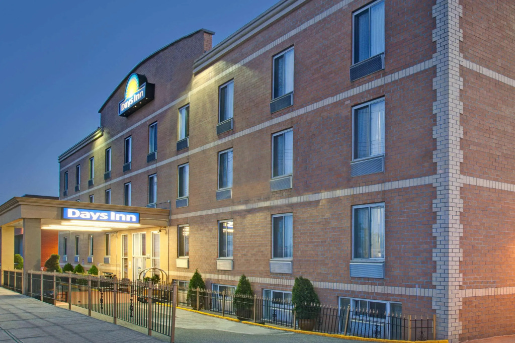 Days Inn Jamaica - JFK Airport