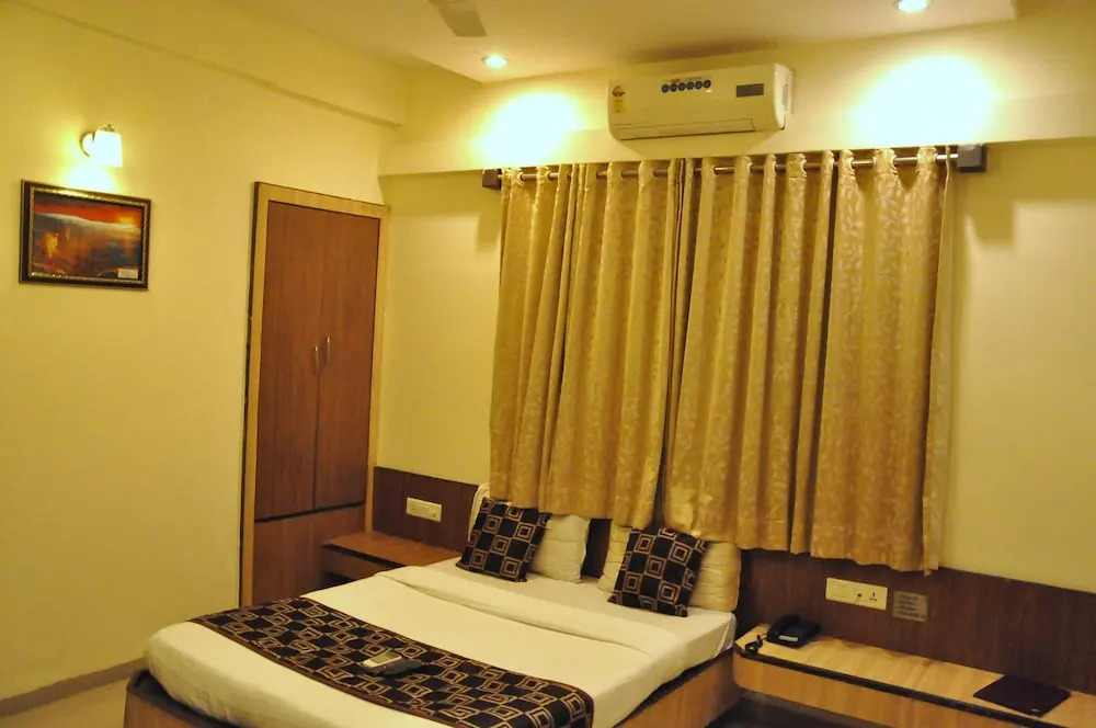 The Classic Rooms