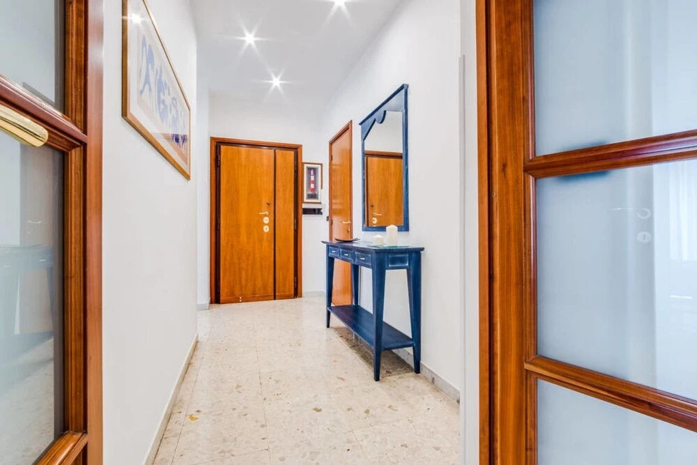 Large Bright Flat 15 Mins From Castel Sant'angelo