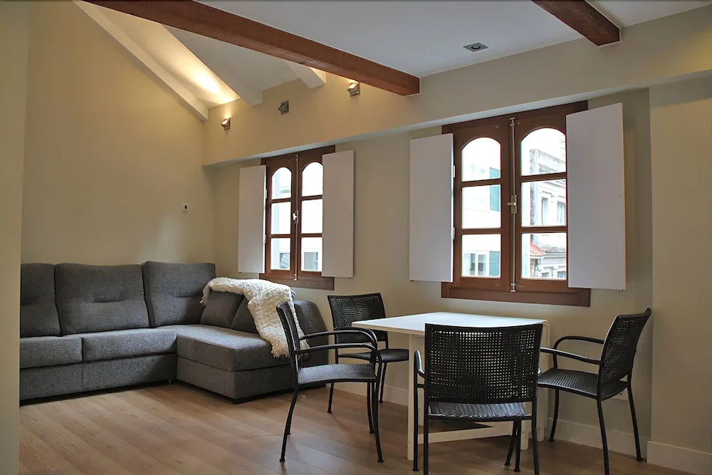 Apartamentos Mola 16