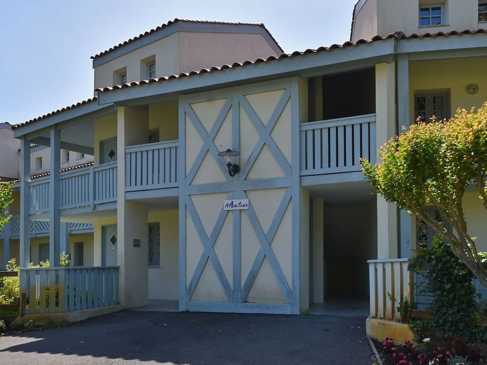 Lovely Apartment With Swimming Pool, Private Terrace,parking