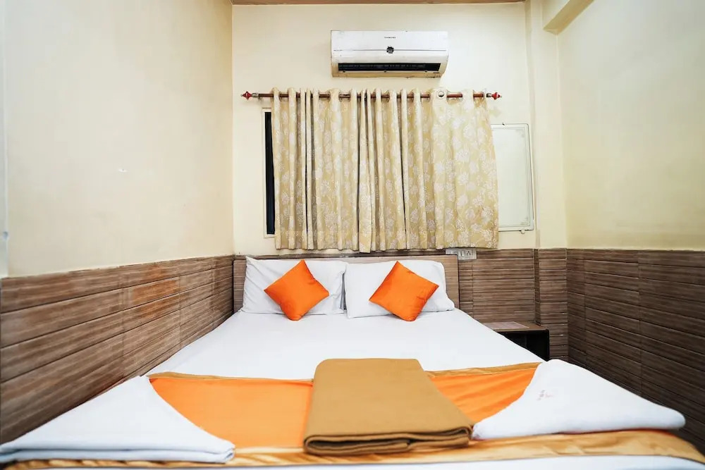 Hotel Sai Parikrama