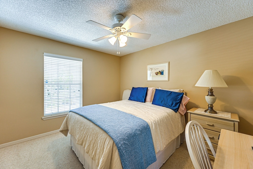 Snowbirds Welcome! Naples Resort Condo Near Golf