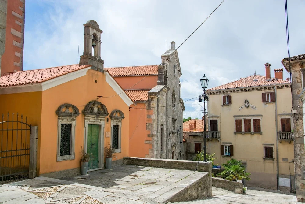 House Papinka With Private Pool & Garden