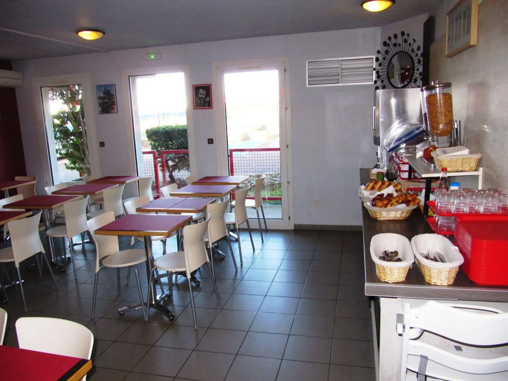 Brit Hotel Essentiel Sète / Balaruc