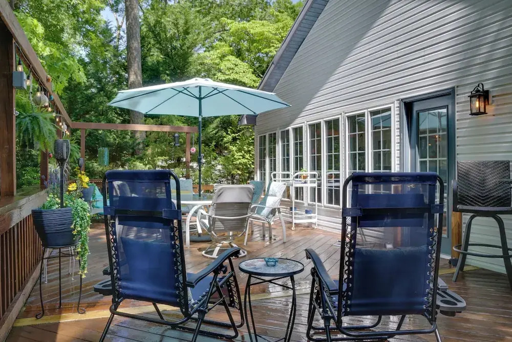 2 Mi to Golf: Hot Tub Hideaway in Ocean Pines