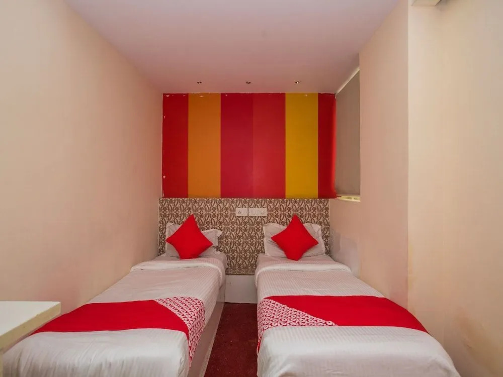 Bheemudu Hotel by OYO Rooms