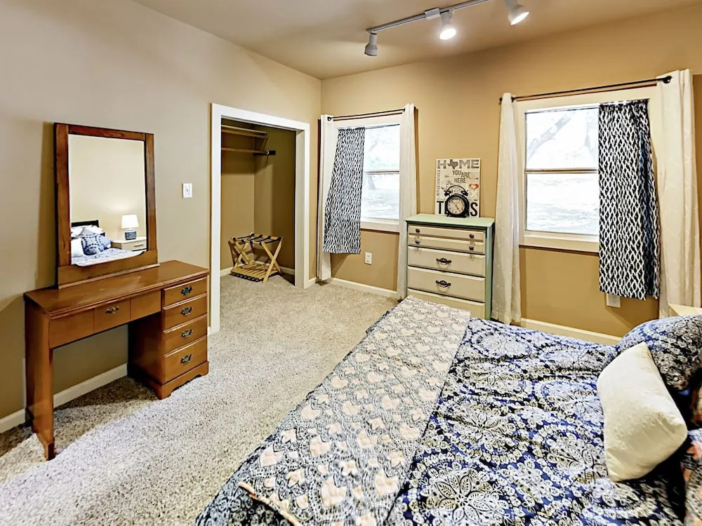 20001 Hamilton Pool Road Home 6 Bedrooms 3 Bathrooms Home