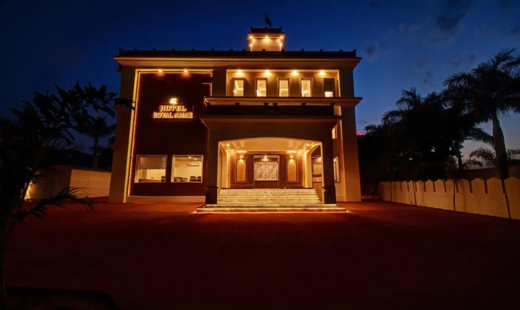 Treebo Premium Royal Amar With Mountain View and Swimming Pool