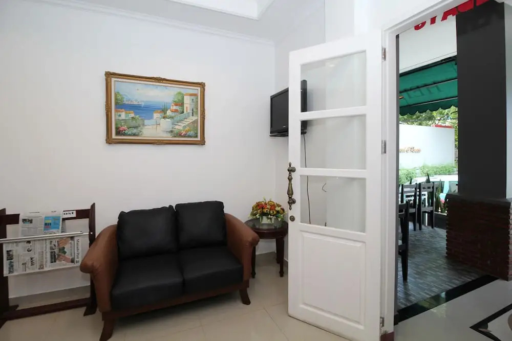 Airy Sario Sam Ratulangi 229 Manado