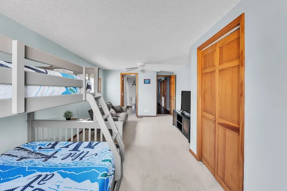 Spacious Hidden Paradise At Lake Norman 4 Bedroom Home